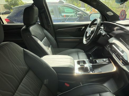 Used 2026 Buick Enclave Avenir FWD image 14