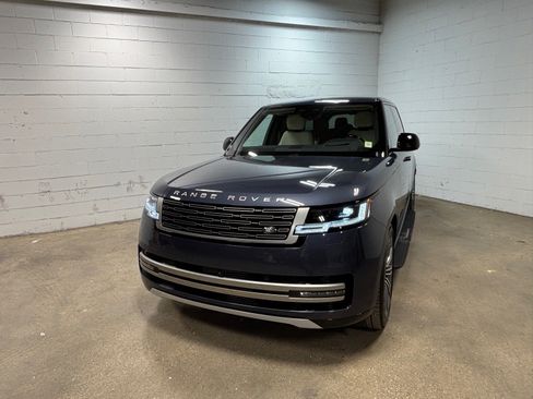 New 2026 Land Rover Range Rover Long Wheelbase SE AWD/4WD image 2