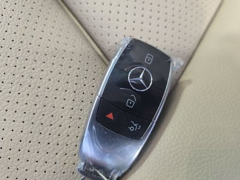 Certified 2022 Mercedes-Benz GLC 300 image 38