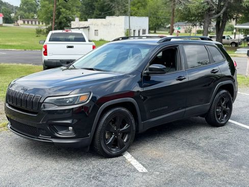 Used 2020 Jeep Cherokee Latitude Plus FWD image 1