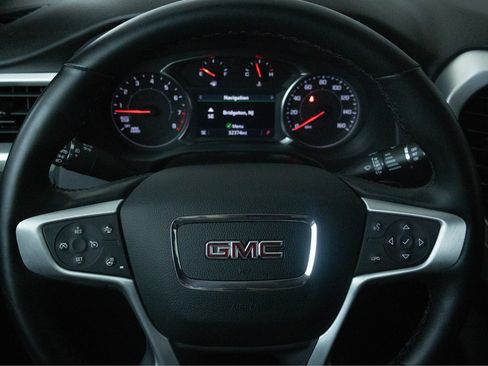 Used 2023 GMC Acadia SLT w/ Elevation Edition FWD image 17