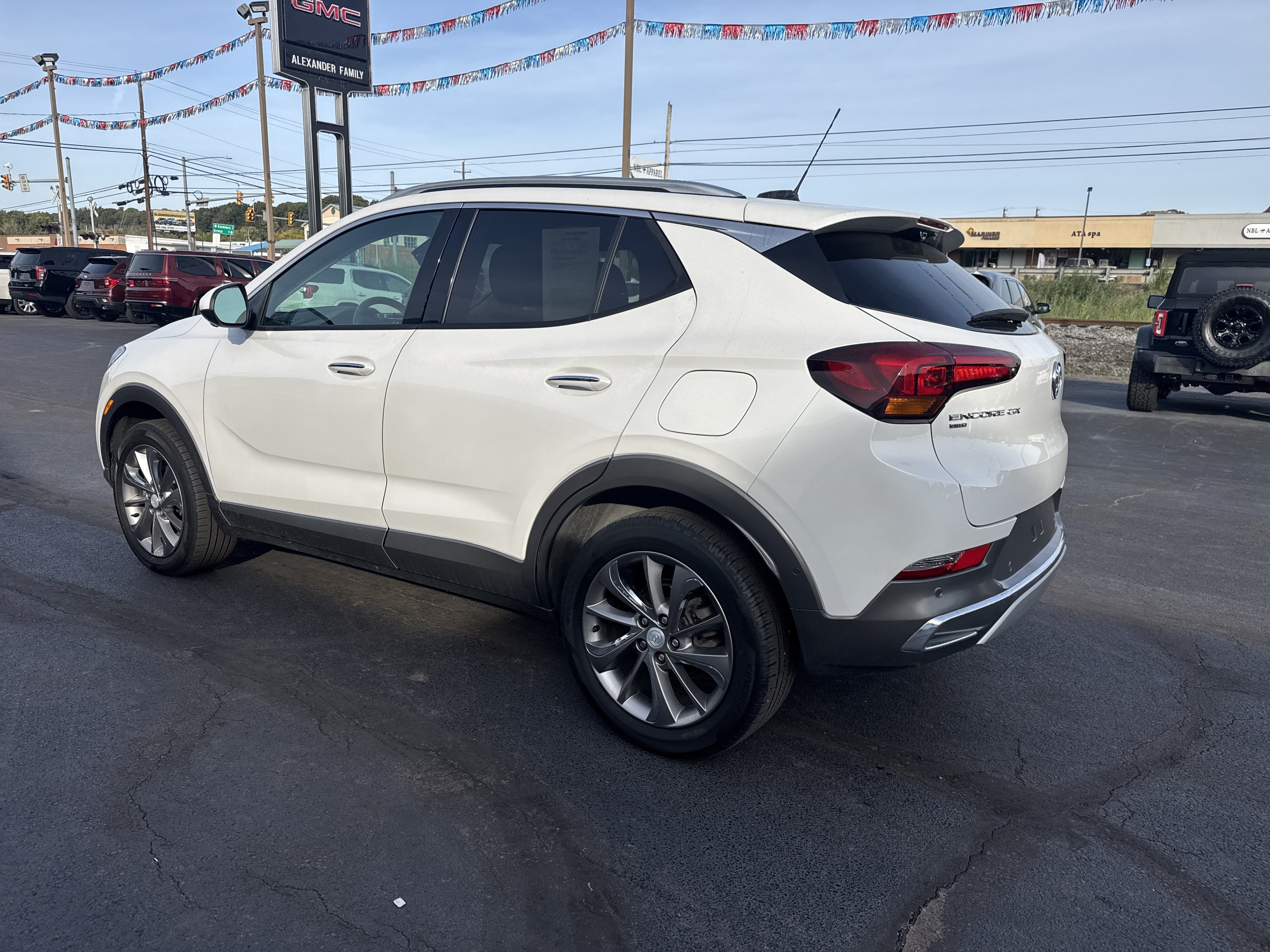 Used 2023 Buick Encore GX Essence w/ Advanced Technology Package AWD/4WD image 11