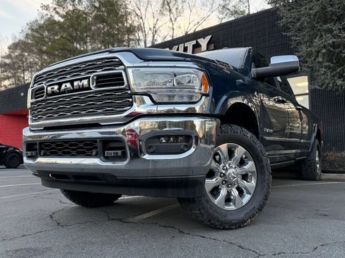 Used 2022 RAM 2500 Limited AWD/4WD image 2