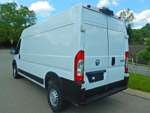 Used 2024 RAM ProMaster 2500 w/ Convenience Group FWD image 5