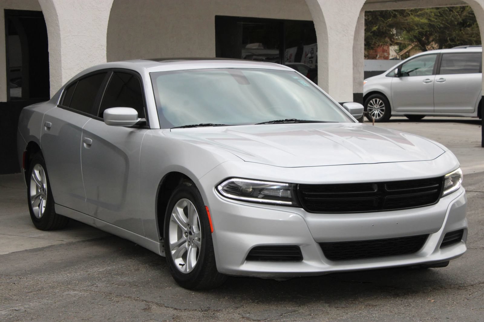 Used 2021 Dodge Charger SXT w/ Leather Interior Group RWD image 8