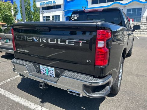 Used 2023 Chevrolet Silverado 1500 LT w/ Z71 Off-Road Package AWD/4WD image 6