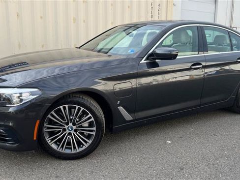 Used 2018 BMW 530e RWD image 3