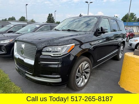 Used 2023 Lincoln Navigator Reserve AWD/4WD image 4