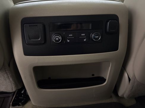 Used 2015 GMC Yukon Denali image 29