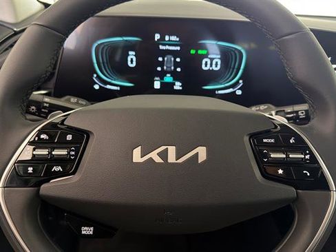 New 2026 Kia Niro EX FWD image 27