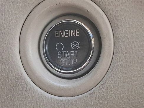 Used 2013 Lincoln MKS AWD image 23