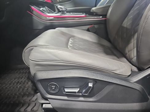 Used 2024 Audi SQ7 Prestige AWD/4WD image 30