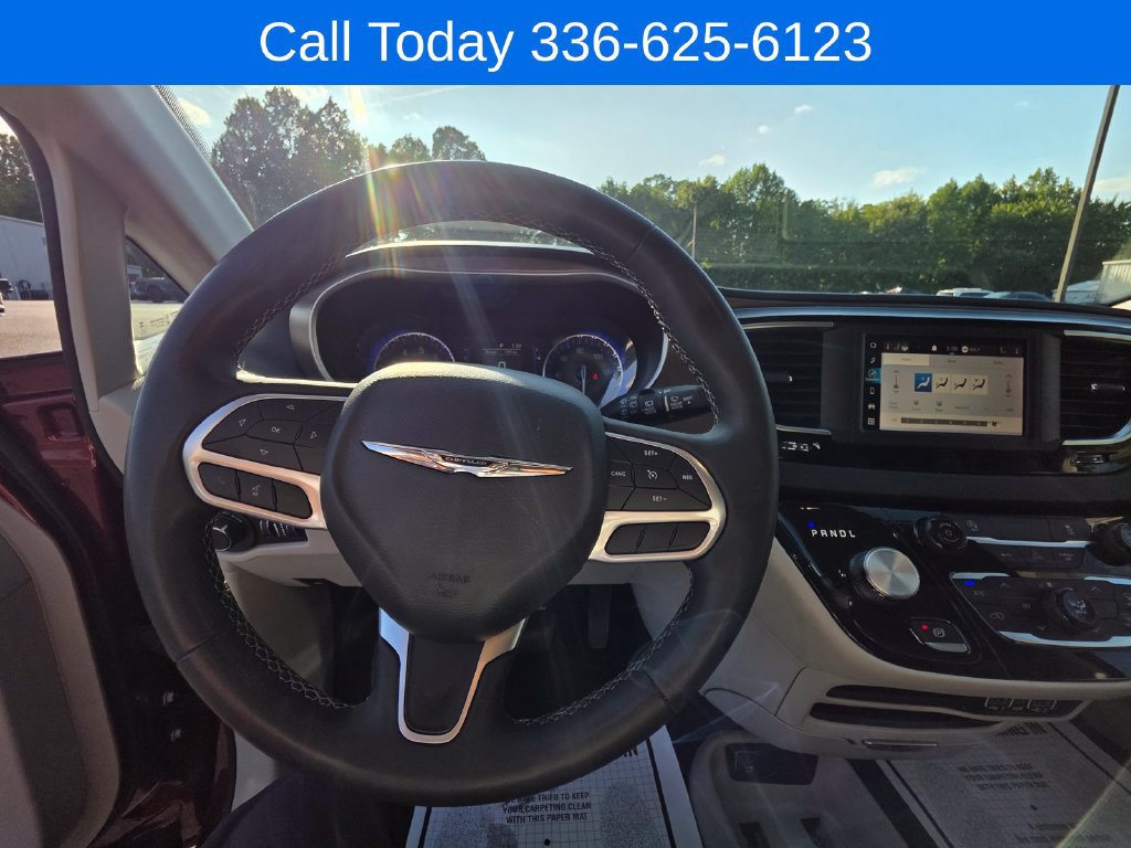 Used 2023 Chrysler Voyager LX FWD image 15