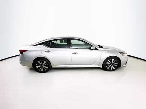 Used 2020 Nissan Altima 2.5 SL FWD image 2