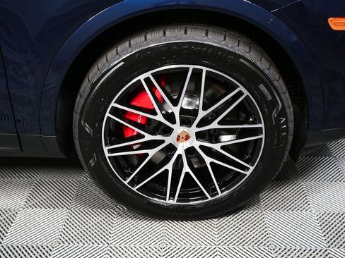 New 2026 Porsche Cayenne S image 40