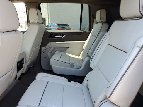 New 2026 GMC Yukon XL Denali w/ Sun & Power Step Package RWD image 11