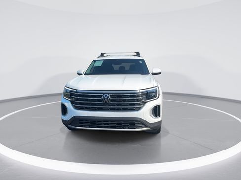 Used 2024 Volkswagen Atlas SE FWD image 3