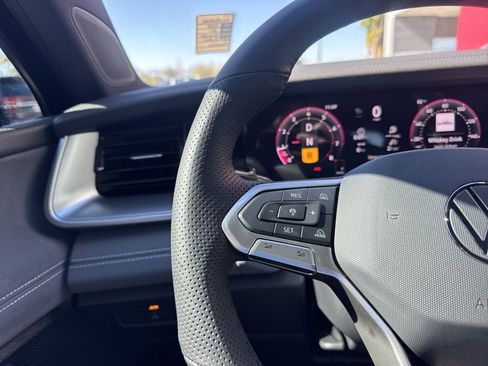 New 2026 Volkswagen Tiguan SE R-Line image 28