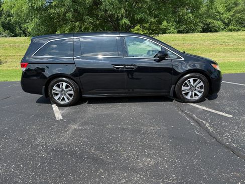 Used 2016 Honda Odyssey Touring image 2