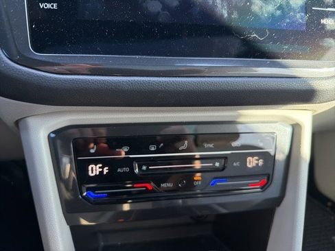 Certified 2023 Volkswagen Tiguan SE R-Line image 24