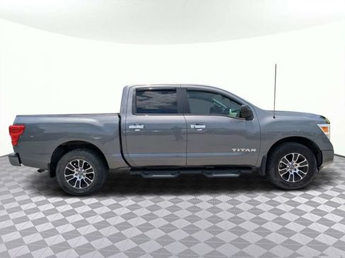 Used 2021 Nissan Titan SV w/ SV Convenience Package AWD/4WD image 3
