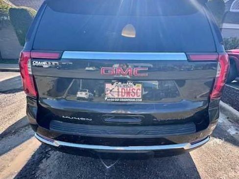 Used 2025 GMC Yukon Elevation image 3