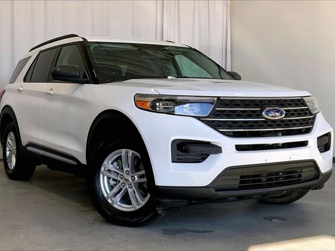 Used 2022 Ford Explorer XLT image 34