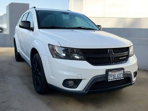 Used 2015 Dodge Journey SXT w/ Flexible Seating Group image 23