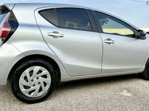 Used 2016 Toyota Prius C Three FWD image 5