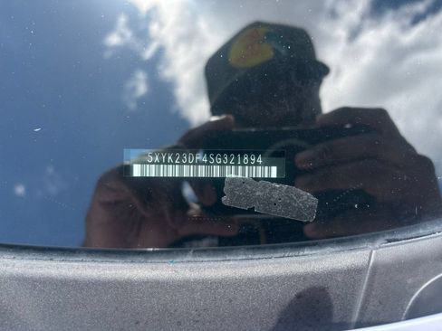 Used 2025 Kia Sportage LX FWD image 28