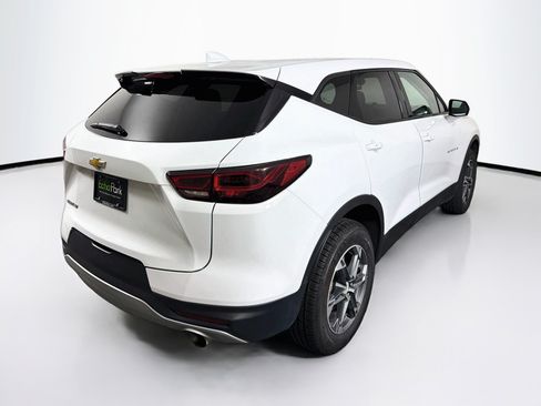 Used 2025 Chevrolet Blazer LT FWD image 9