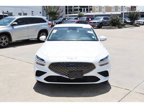 Used 2025 Genesis G70 2.5T RWD image 2