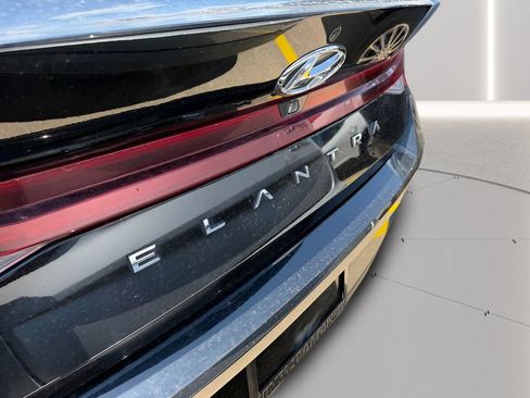 Used 2023 Hyundai Elantra SEL w/ Convenience Package FWD image 31