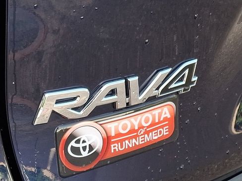 Certified 2025 Toyota RAV4 XLE FWD image 32