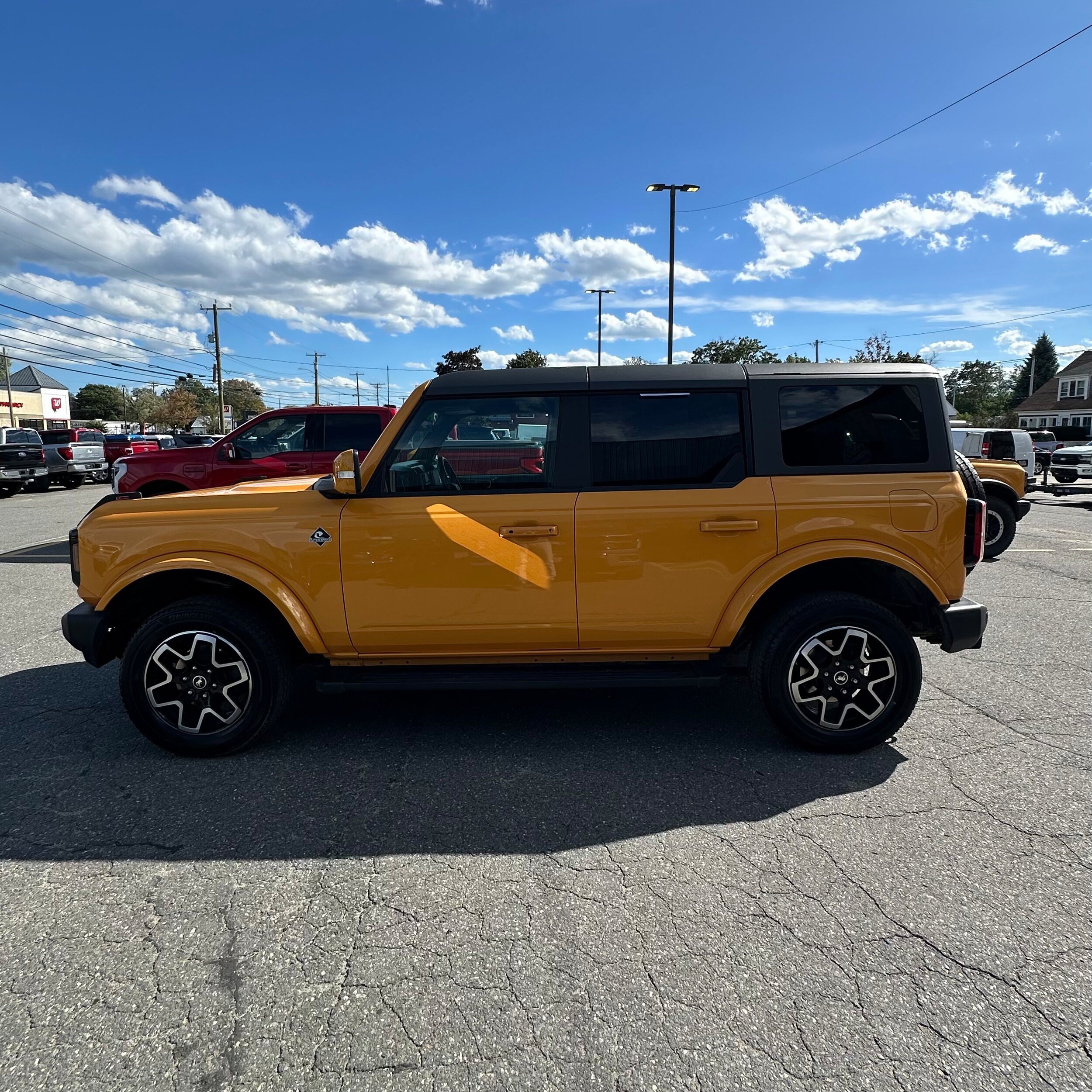 Used 2022 Ford Bronco Outer Banks AWD/4WD image 6
