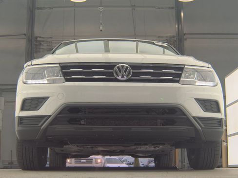 Used 2020 Volkswagen Tiguan SE FWD image 4