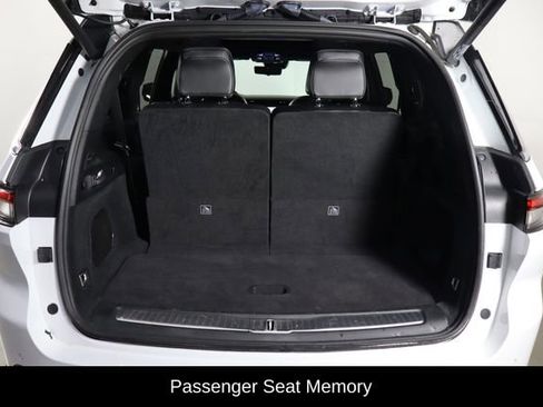 Used 2023 Jeep Grand Cherokee L Overland w/ Luxury Tech Group IV AWD/4WD image 19