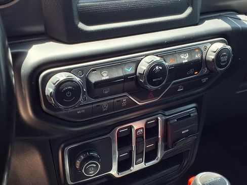Used 2022 Jeep Gladiator Sport AWD/4WD image 15