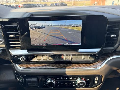 Used 2025 GMC Sierra 2500 SLE image 17