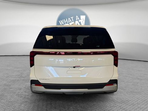 Certified 2026 Kia Carnival FWD image 5