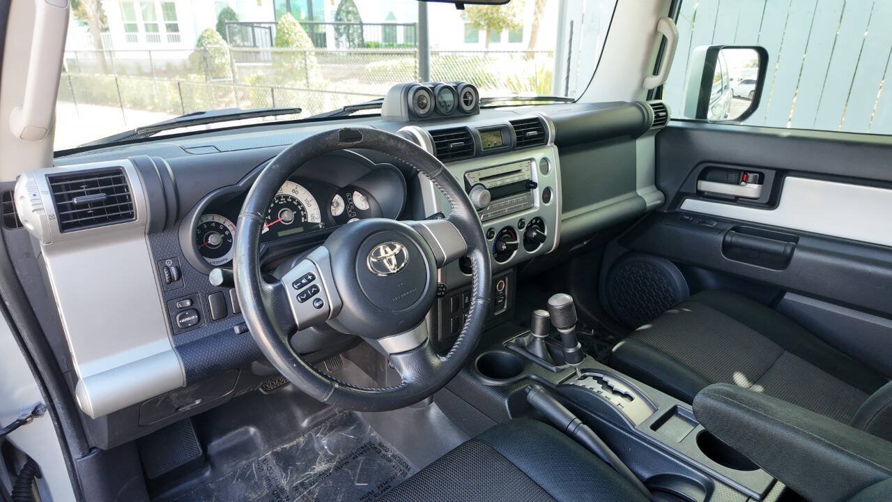 Used 2008 Toyota FJ Cruiser 4WD w/ Upgrade Pkg 2 image 8