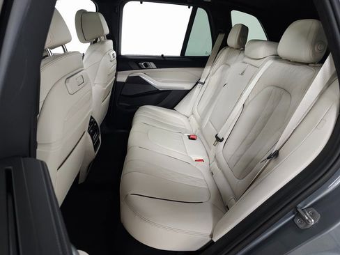 Used 2025 BMW X5 M60i AWD/4WD image 43