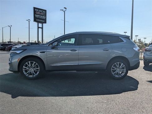 Used 2023 Buick Enclave Essence w/ Experience Buick Package image 8