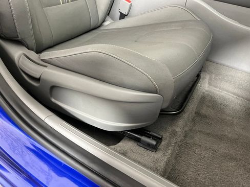 Used 2025 Hyundai Elantra SEL FWD image 12