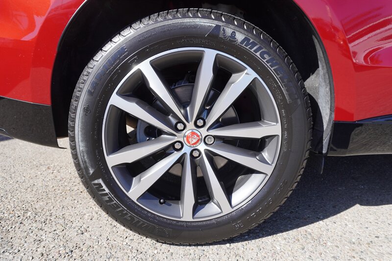 Used 2022 Jaguar F-PACE S AWD/4WD image 32