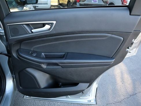 Used 2024 Ford Edge Titanium image 21