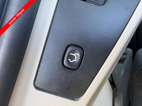 Used 2019 Dodge Grand Caravan SXT image 6