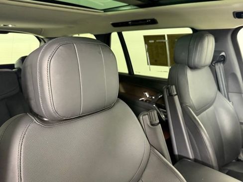 Used 2023 Land Rover Range Rover Long Wheelbase SE image 29
