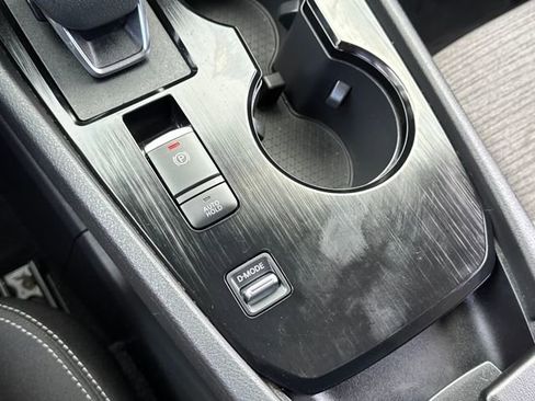 Used 2022 Nissan Rogue S image 16