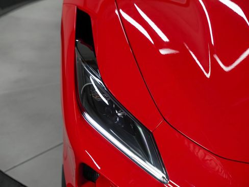 Used 2022 Ferrari F8 Tributo RWD image 12